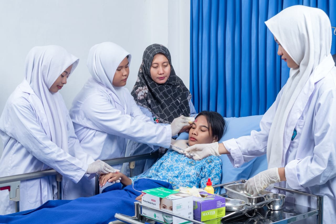 Kegiatan praktik Layanan Penunjang Keperawatan & Caregiver