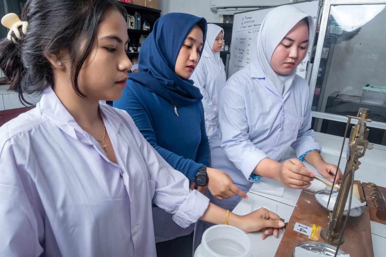 Kegiatan praktik Layanan Penunjang Kefarmasian 