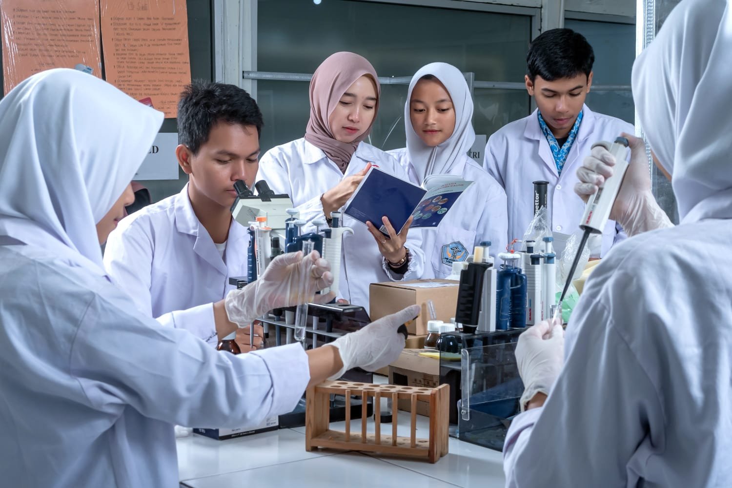 Kegiatan praktik Layanan Penunjang Teknologi Laboratorium Medik