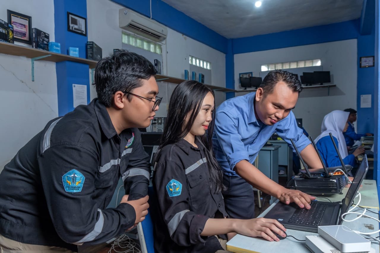 Kegiatan praktik Teknik Komputer dan Jaringan